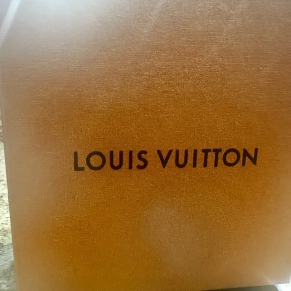 Woman’s belt NWT - Picture 6 of 6